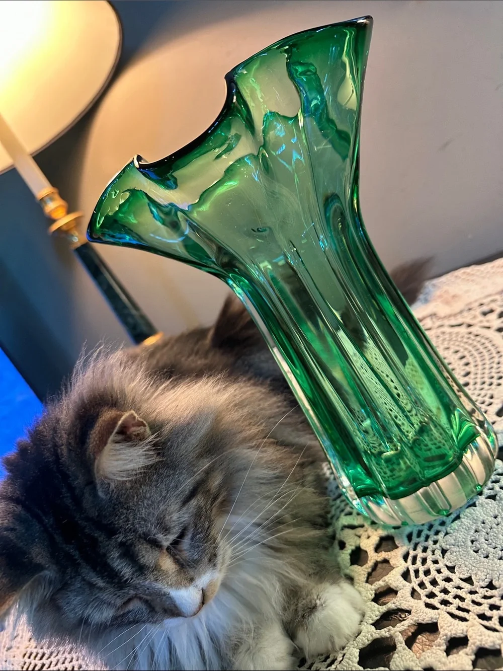 Vintage Green Art Glass Ruffled Vase - Unbranded